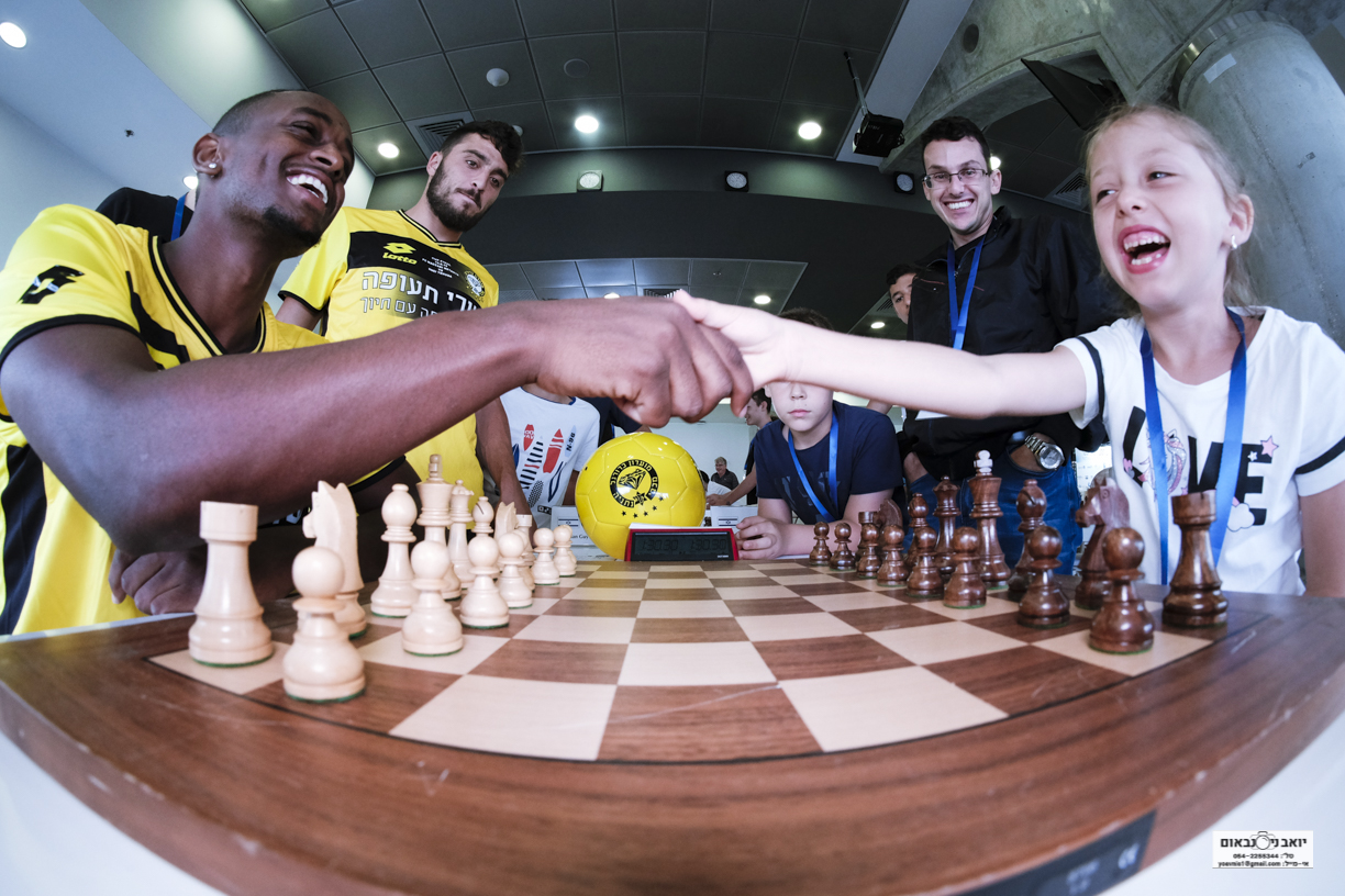 חי: אליפות השחמט ביהלום